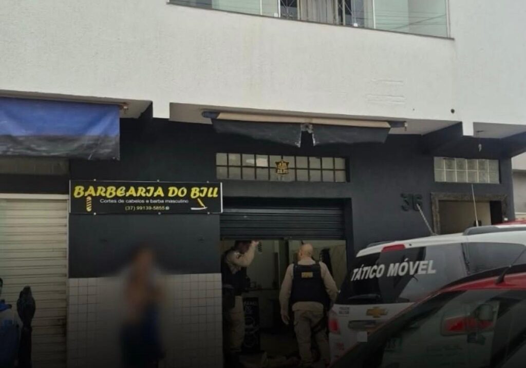 envolvidos-no-homicidio-em-barbearia-no-bairro-concesso-elias-sao-presos-pela-pm-em-nova-serrana