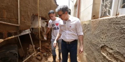 zema-visita-zona-da-mata-e-coordena-forca-tarefa-apos-chuvas-deixarem-rastro-de-morte-e-destruicao