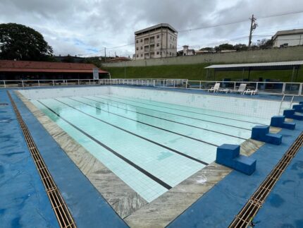 piscina-da-praca-de-esportes-do-lourdes-e-reaberta-com-mais-seguranca,-conforto-e-qualidade-em-itauna