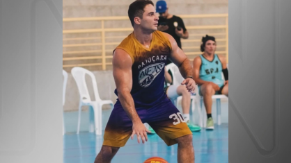 ex-jogador-preso-por-espancar-ex-companheira-com-mais-de-50-socos-denuncia-agressao-dentro-da-cadeia-e-policiais-sao-afastados