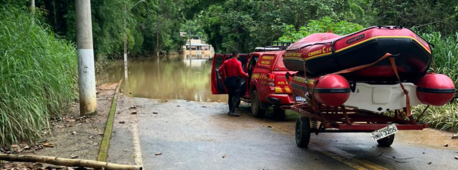 corpo-de-bombeiros-ja-resgatou-mais-de-cem-pessoas-afetadas-pelas-chuvas-em-matias-barbosa