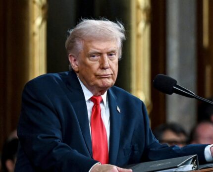 “forca-nunca-vista”:-trump-responde-a-ameaca-militar-do-ira