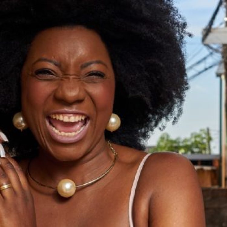 sambista-adriana-araujo-e-internada-em-estado-gravissimo-apos-sofrer-aneurisma-cerebral-em-bh