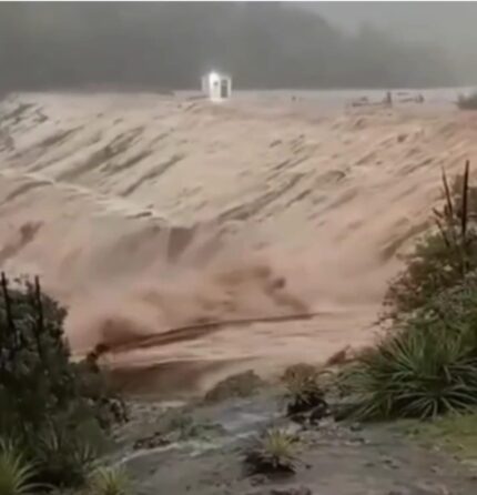 alerta-maximo-no-norte-de-minas:-barragem-em-porteirinha-corre-risco-de-rompimento-e-defesa-civil-ordena-evacuacao-imediata