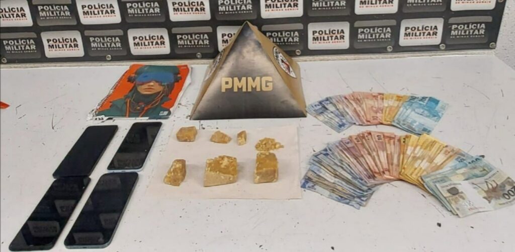 pm-prende-dois-por-trafico-e-apreende-crack,-cocaina-e-mais-de-r$-2-mil-no-niteroi-em-divinopolis