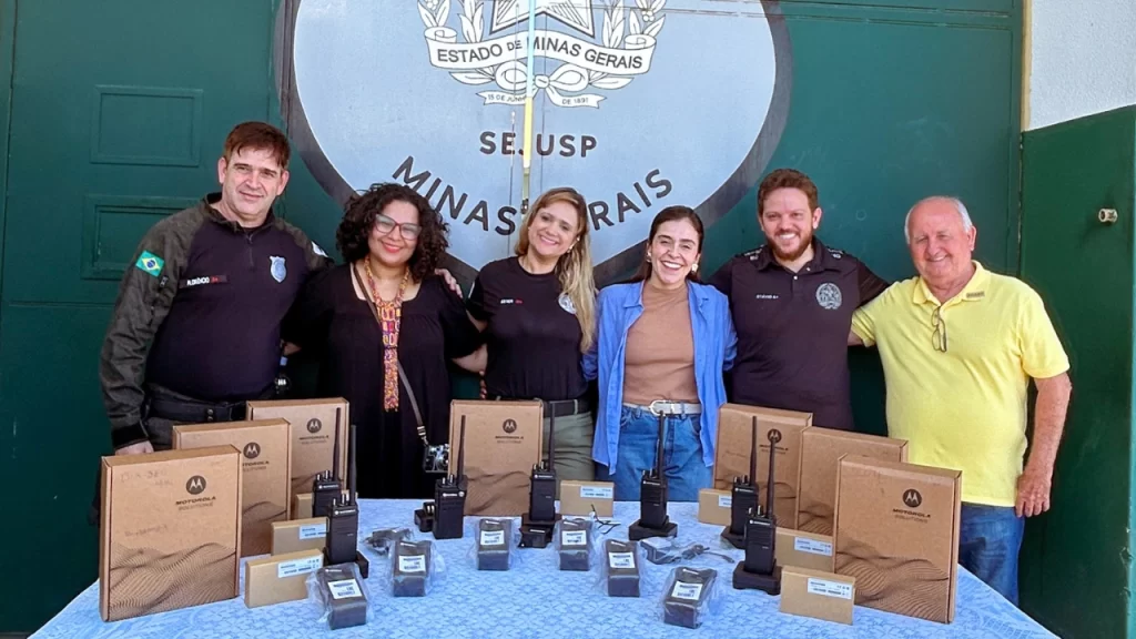 deputada-lohanna-destina-r$-54-mil-para-compra-de-radios-digitais-ao-centro-socioeducativo-de-divinopolis