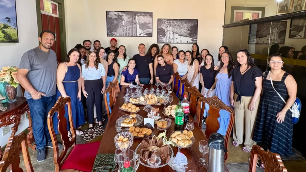 prefeito-de-itapecerica-efetiva-aprovados-em-concurso-de-2022