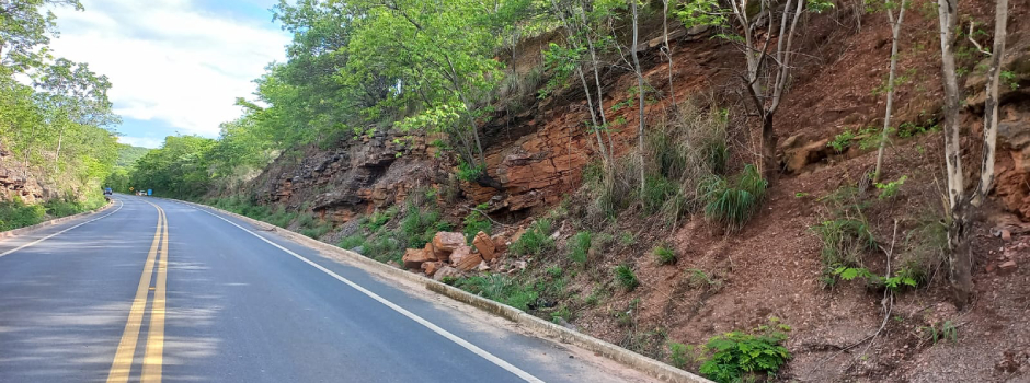 der-implanta-“pare-e-siga”-na-mgc-135-para-obras-de-contencao-no-norte-de-minas