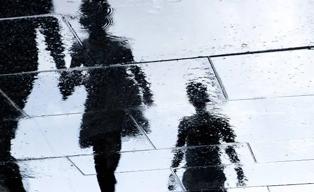 pm-resgata-quatro-irmaos-abandonados-em-casa-com-comida-estragada