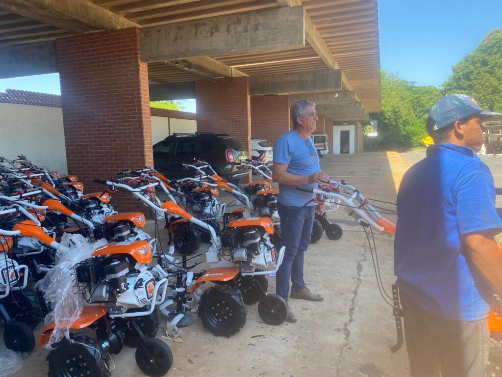 tratoritos-repassados-pelo-idene-melhoram-o-cultivo-e-a-produtividade-das-lavouras-pelo-estado