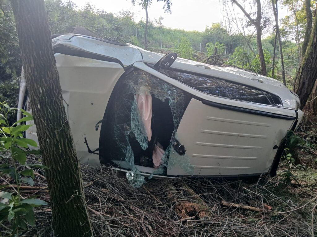 motorista-de-carreta-foge-apos-provocar-grave-acidente-na-br-354