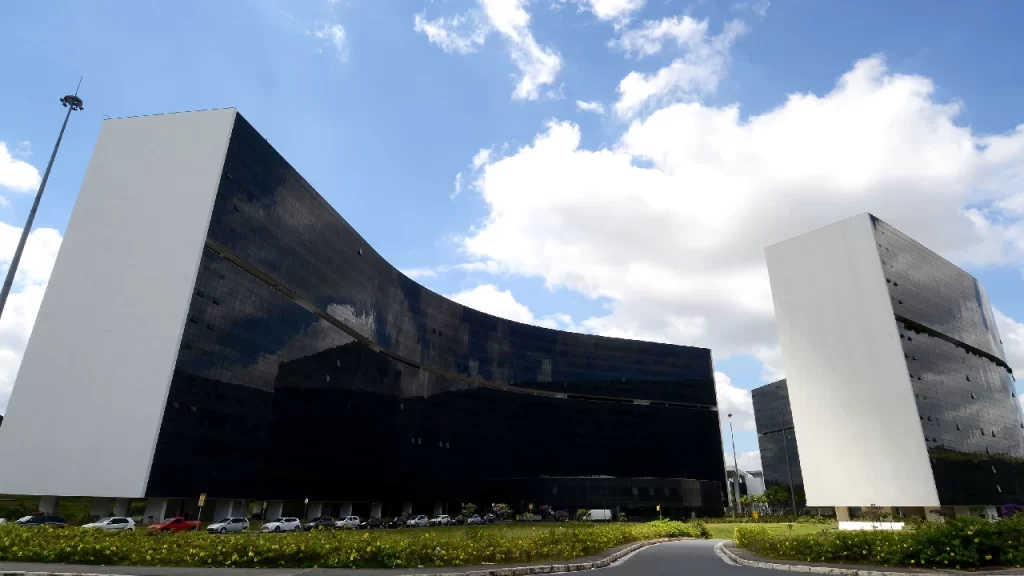 ses-mg-abre-concurso-com-380-vagas-e-salario-de-r$-4,2-mil