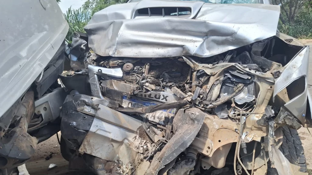 idoso-sofre-ferimentos-graves-em-acidente-entre-caminhonete-e-caminhao-em-arcos