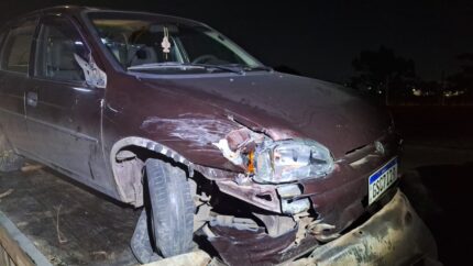 acidente-na-mg-050:-colisao-entre-carro-e-moto-deixa-feridos-graves-no-acostamento-em-itauna