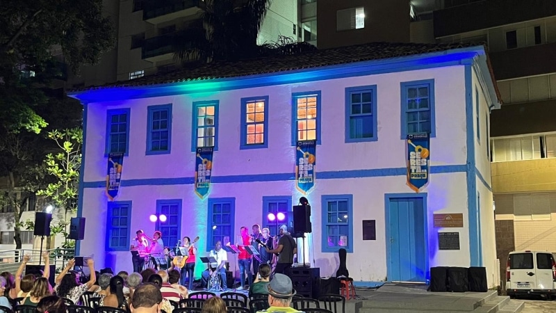 seresta-na-praca-da-catedral-reune-musica-e-tradicao-nesta-sexta-feira-em-divinopolis