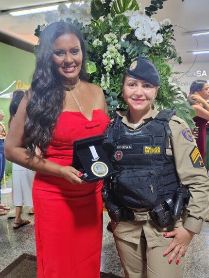 merito-feminino:-patrulha-de-protecao-a-mulher-da-pmmg-e-homenageada-em-solenidade-na-camara-de-nova-serrana