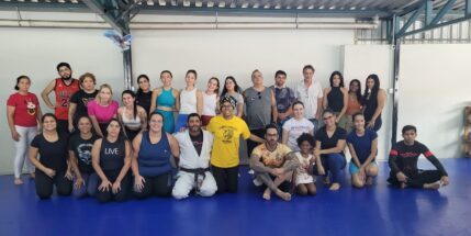 parceria-entre-secretaria-da-mulher-do-pt-e-wagner-oliveira-leva-defesa-pessoal-a-mulheres-em-divinopolis