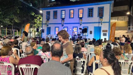 noite-de-musica-e-encontro-marcou-a-seresta-na-praca-em-divinopolis