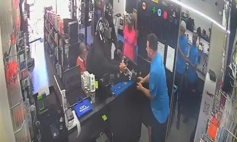 dupla-que-roubou-cerca-de-r$-100-mil-em-loja-de-celulares-em-pitangui-e-indiciada-pela-policia-civil