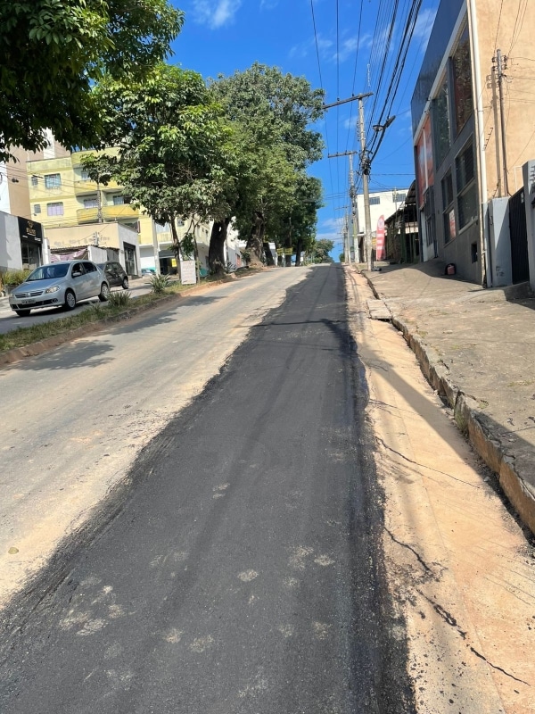 problemas-em-obra-de-drenagem-na-rua-goias-obrigam-nova-intervencao-e-interdicao-parcial-da-via-em-divinopolis