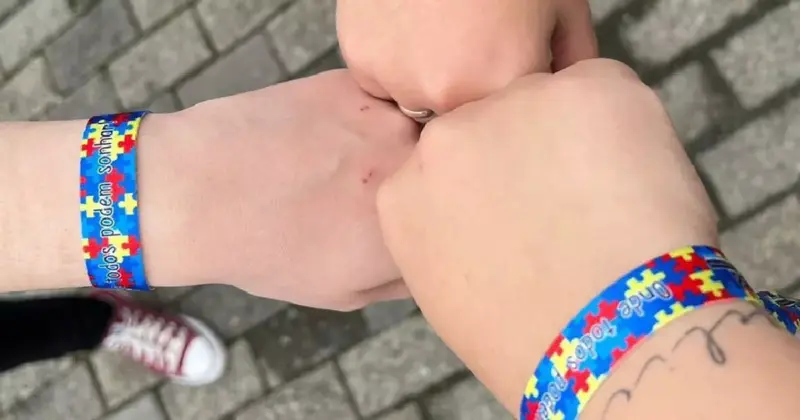 camara-de-divinopolis-aprova-uso-de-pulseiras-de-identificacao-para-autismo-e-deficiencias-ocultas-em-toda-a-rede-de-saude