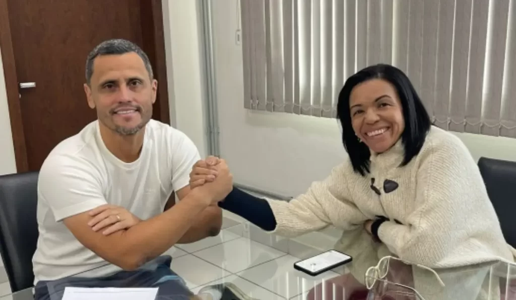 prefeito-gleidson-azevedo-e-vice-janete-aparecida-denunciaram-corrupcao-na-prefeitura-de-divinopolis-ao-ministerio-publico