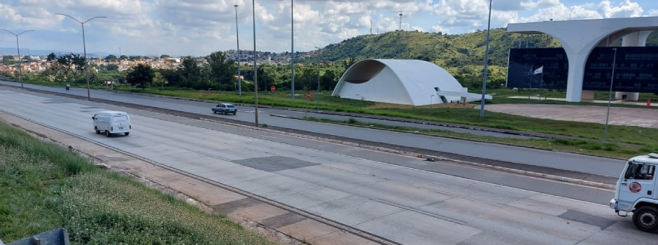 mg-010-tera-passarela-de-312-metros-para-garantir-travessia-segura-na-cidade-administrativa