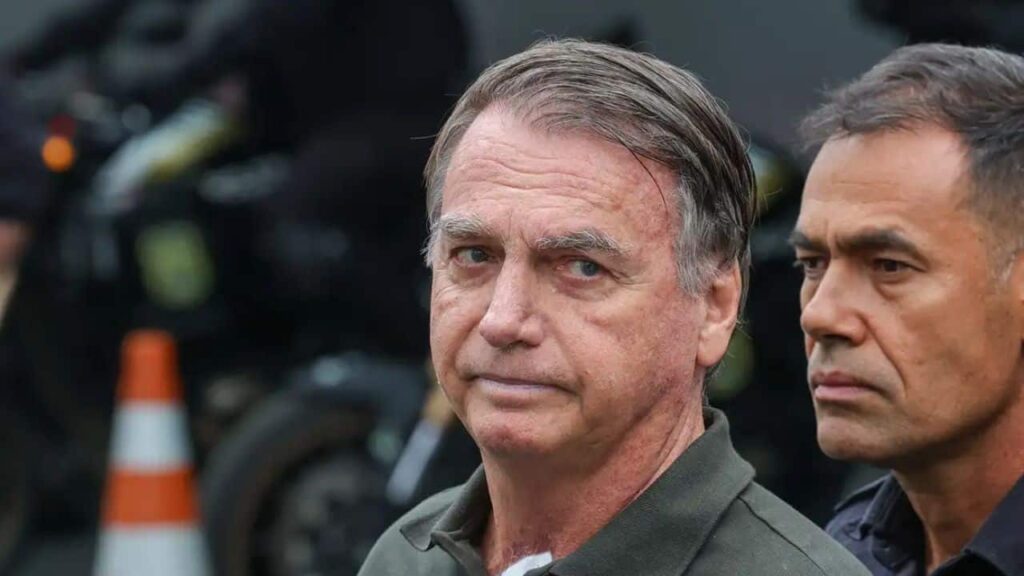 ex-presidente-jair-bolsonaro-e-levado-a-hospital-apos-passar-mal
