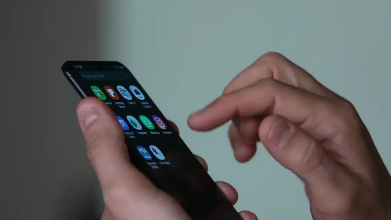 inss-alerta-para-golpe-do-aplicativo-falso-que-promete-reembolso-a-aposentados